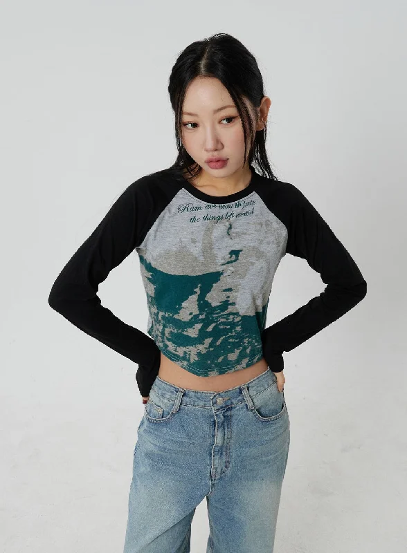 Graphic Crewneck Cropped Top CJ330